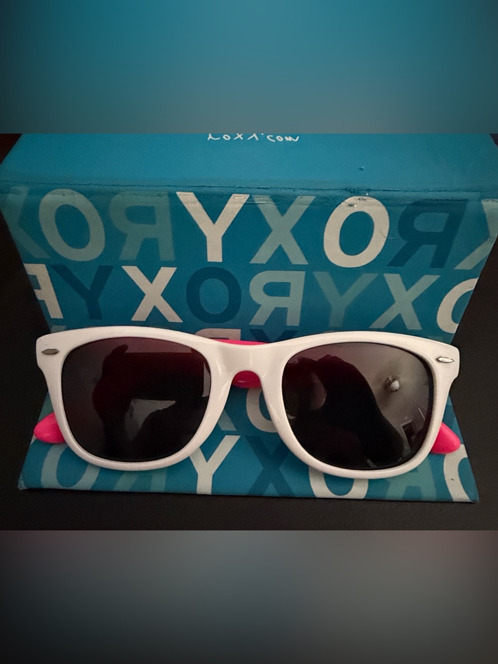 EUC Roxy white and pink Wayfarer